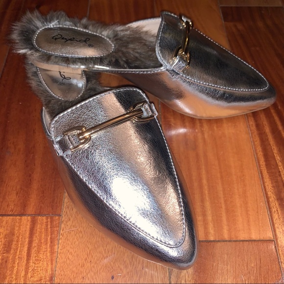 NEW Qupid Fur Silver Metallic Pointed Mules Loafers Flats - Picture 6 of 11